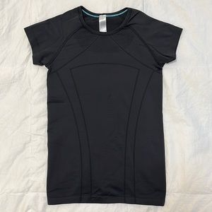 Ivivva Black Fly Tech Short Sleeve Shirt Lululemon Size 10